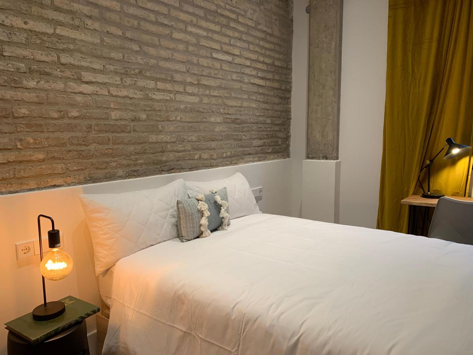 La Reina Beach Rooms Валенсія Екстер'єр фото