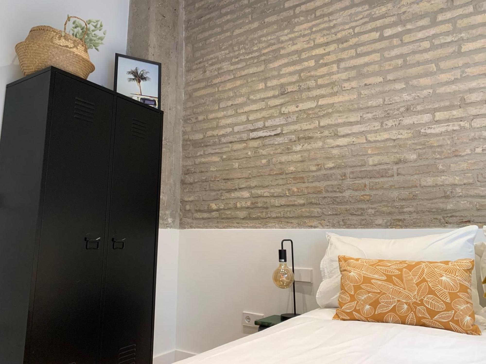 La Reina Beach Rooms Валенсія Екстер'єр фото