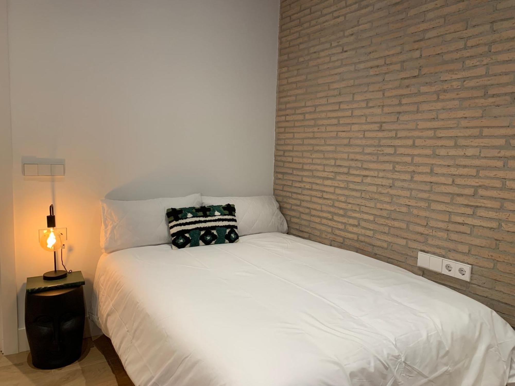 La Reina Beach Rooms Валенсія Екстер'єр фото