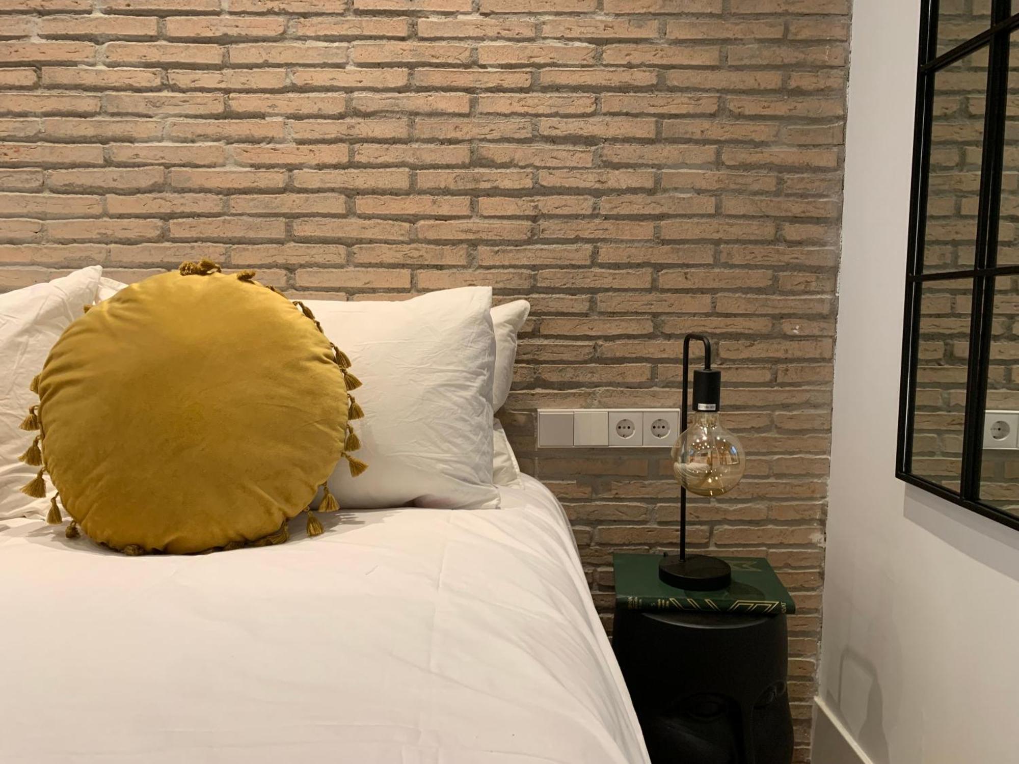 La Reina Beach Rooms Валенсія Екстер'єр фото