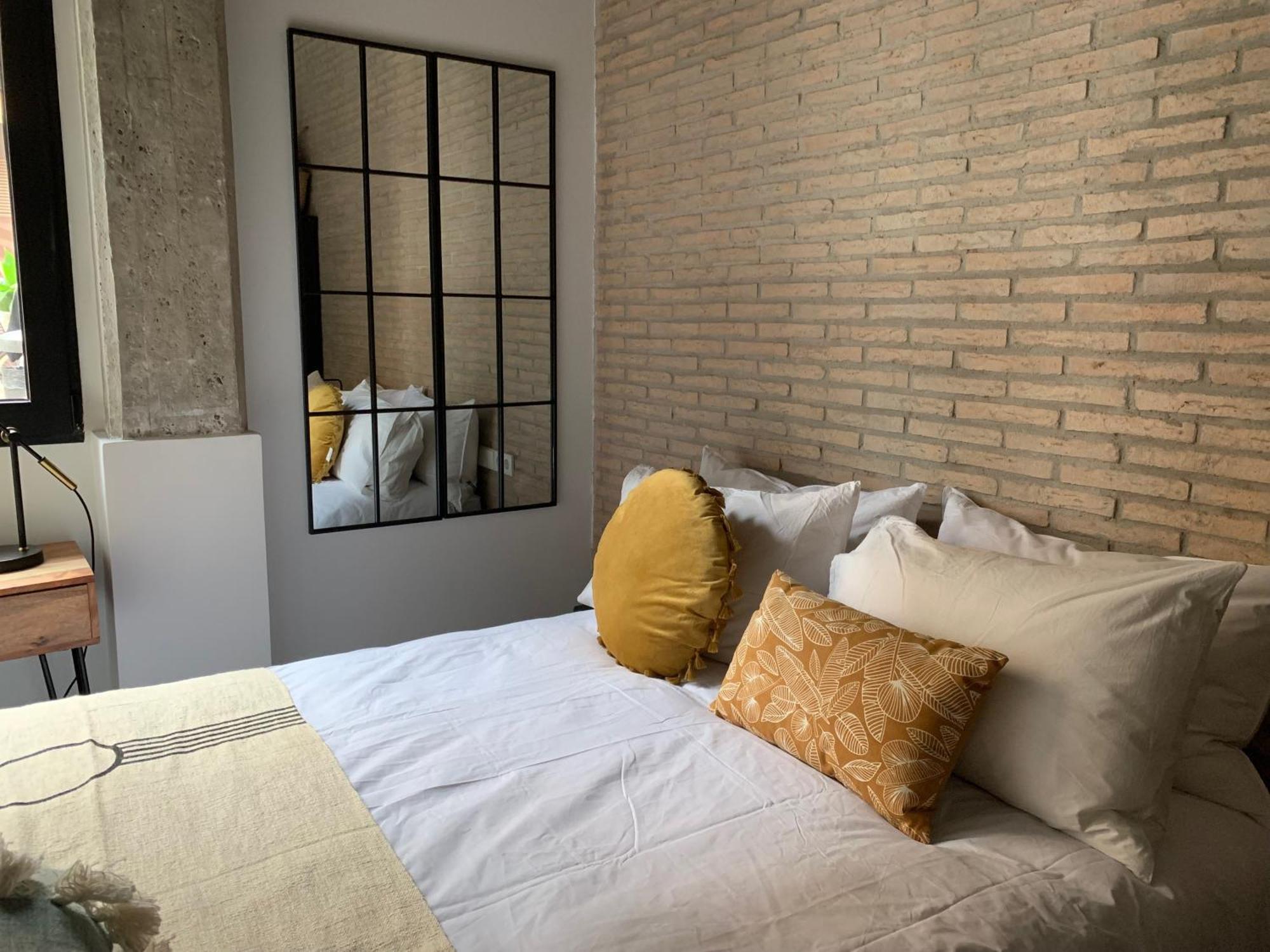 La Reina Beach Rooms Валенсія Екстер'єр фото